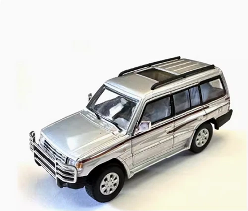 1/87 Plastic car model Mitsubishi Pajero 5 colors - Picture 13 of 18