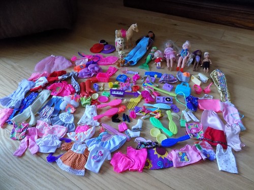 Vintage Barbie fireplace dishes accessories table dolls combs brushes lot clothe - Picture 4 of 16