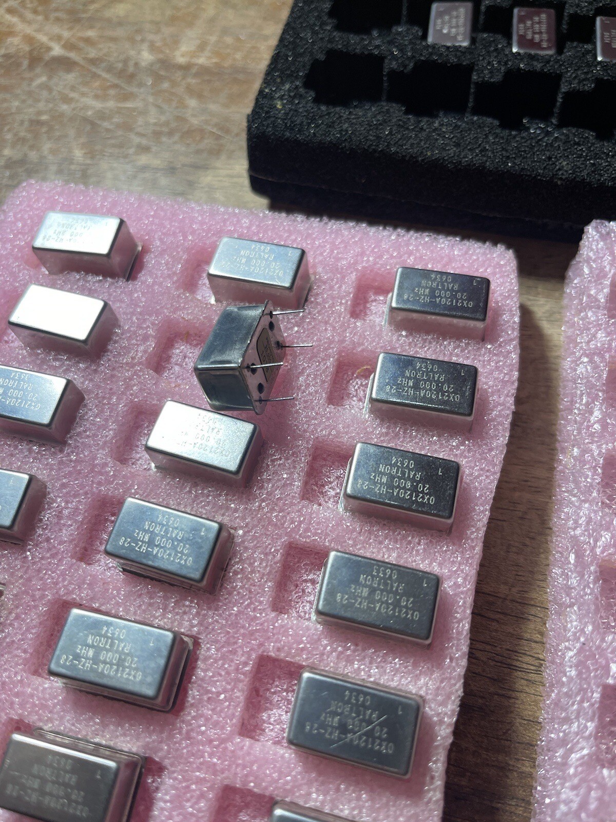 55 PCS Raltron 0634 Crystal Oscillator 20,000 MHz  ORIGINAL Computer Parts