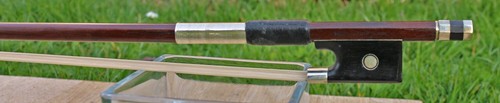 OLD PERNAMBUCO Violin Bow stamped VUILLAUME A PARIS, c.1900 - 第 1/10 張圖片