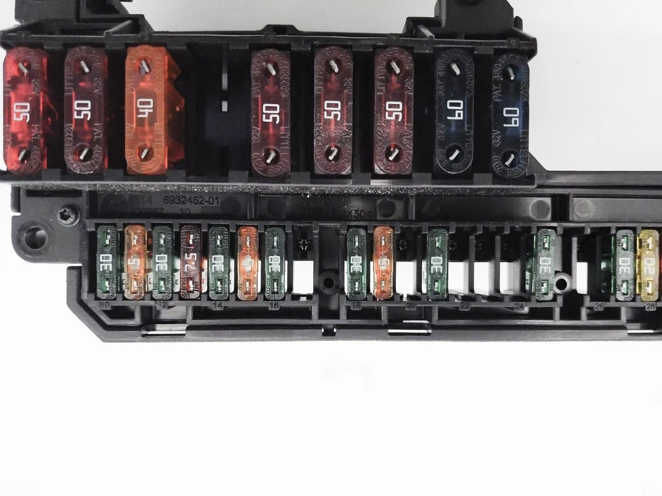 BMW 525I 2004-2007 cabina delantera interior caja de distribución de fusibles 61-14-6-932-452 Foto 3 de 4
