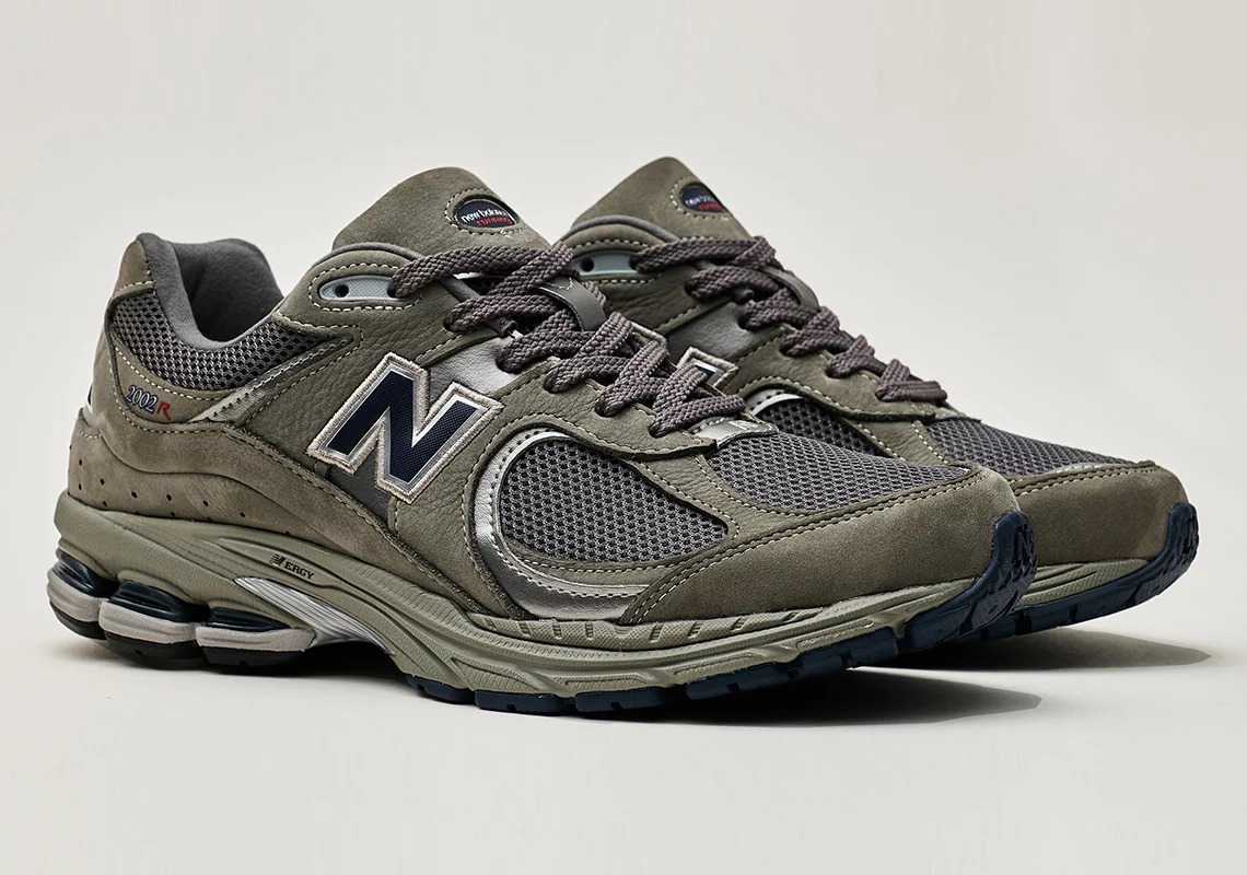 new balance ML2002RA