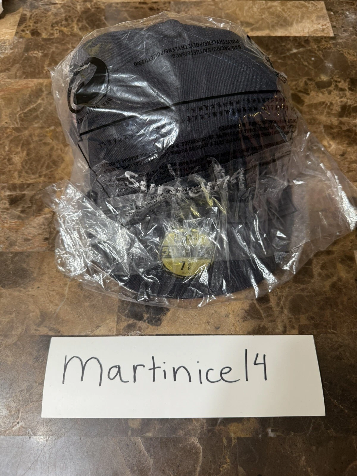 Casquette chapeau Supreme No Comp Box logo New Era taille 7 3/8 bleu marine FW21