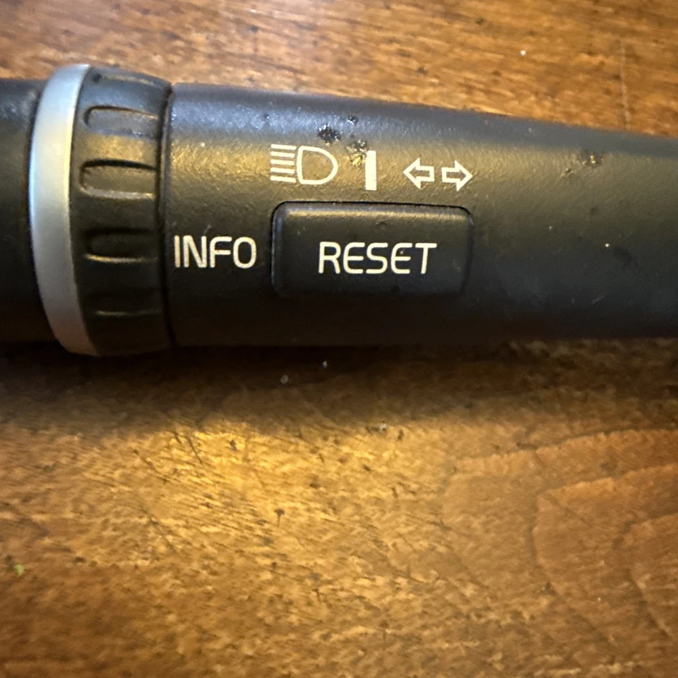 Brazo intermitente Volvo Xc90 2007-2014 31268561 S60 07-09 V70 2007 Foto 2 de 4