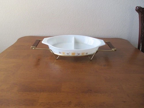 Vintage Pyrex Town and Country Oval Divided Dish no lid USA 1 1/2 Qt with Tray