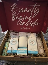. Mum and New Baby Gift Box (worth over �220)