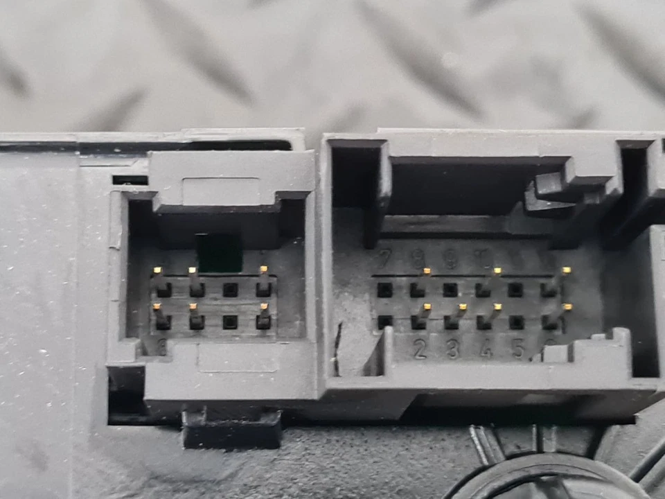 MERCEDES-BENZ VITO W639 (NCV2) 2006 INTERIOR HEATER CONTROL PANEL A6398301185KZ - Image 4 of 4