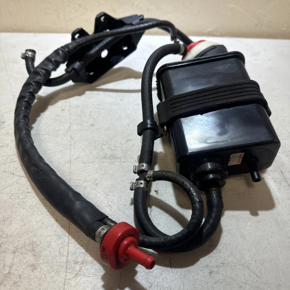 822 A VESPA PIAGGIO GT 200 Grand Turismo 200 IE 2005 OEM  CANISTER - image 2 of 4