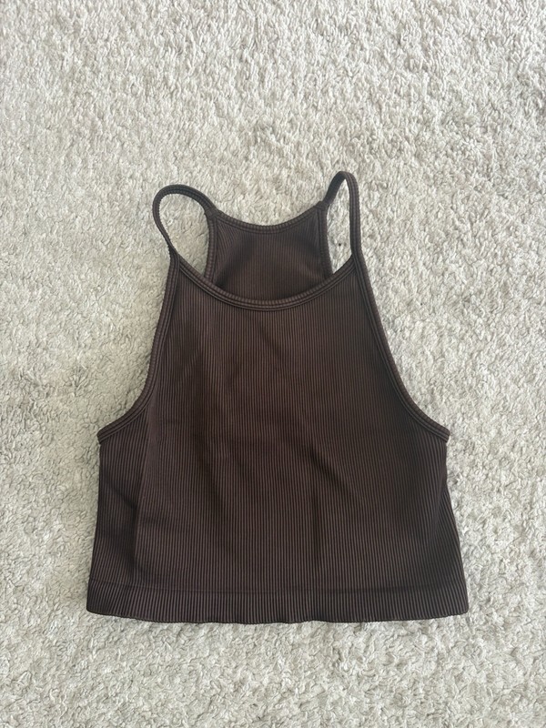 GAP Fit Ribbed Top Size M/L Brown