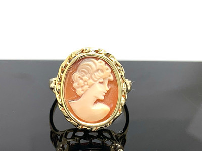 Cameo Cocktail Ring 18k Yellow Gold Estate Jewelry Vintage Women's Size 8