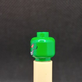 Lego Killer Croc Minifigure HEAD ONLY Authentic Original LEGO 7780 Batboat Hunt