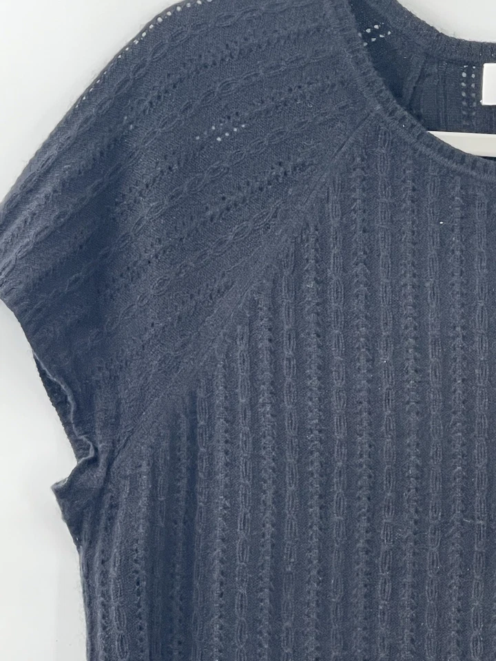 Liz Claiborne Collection Women’s Large 100% Cashmere Black Short Sleeve Sweater - Image 3 of 4