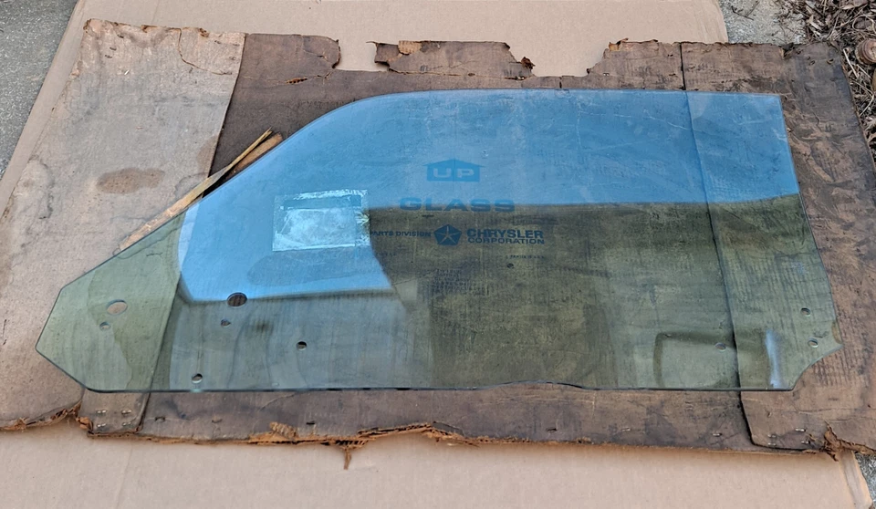 72 Plymouth Gran Coupé Fury III Fastback 1972 nuevo en stock MoPar puerta derecha vidrio tintado Foto 3 de 4