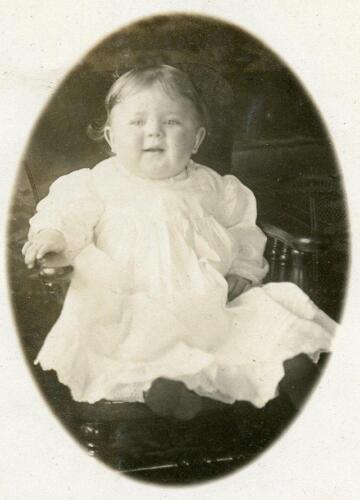 ZZ700 Vtg Photo RPPC LOVELY BABY c Early 1900's - Picture 1 of 2