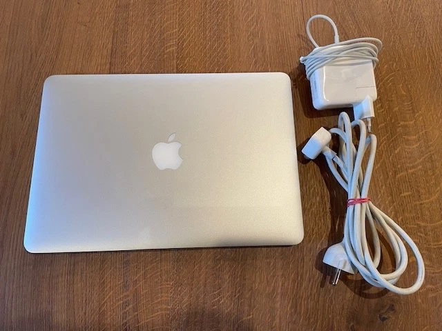 Apple MacBook Pro 13" 2015 · i5 · 8GB · 128GB, Foto 2 von 5