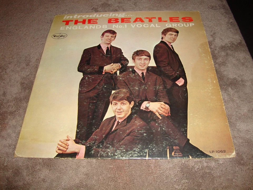 Introducing The Beatles 1964 Version 1 Vee Jay Oval Love Me Do / PS I Love You - Image 2 of 4