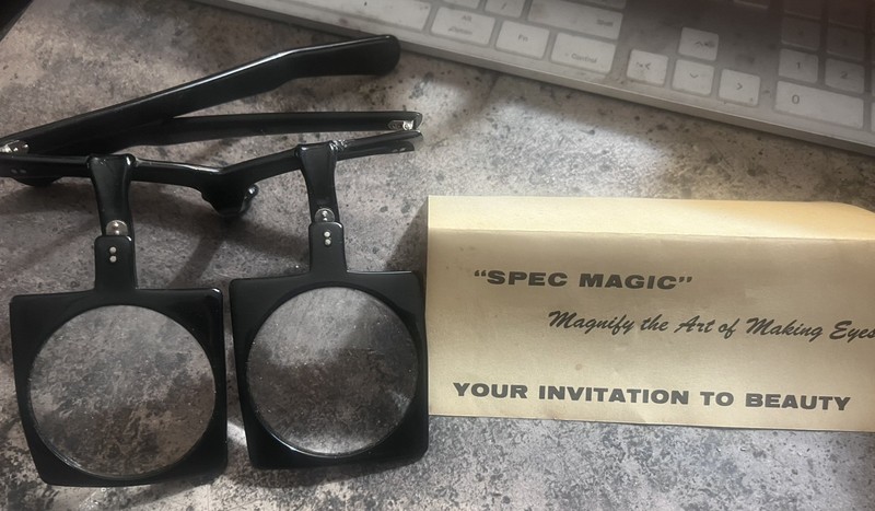 MAKEUP GLASSES By SPEC MAGIC - PIVOTING LENSES - EARLY 60’s NEW IN BOX! MCM