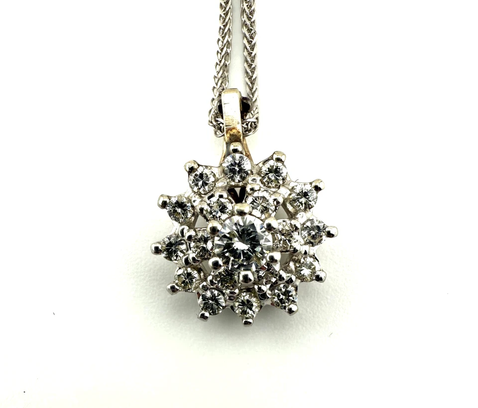 0,56 ct. Pingente aglomerado de diamante TW ouro branco 14K com corrente de ouro branco 18K 18” - Imagem 3 de 4