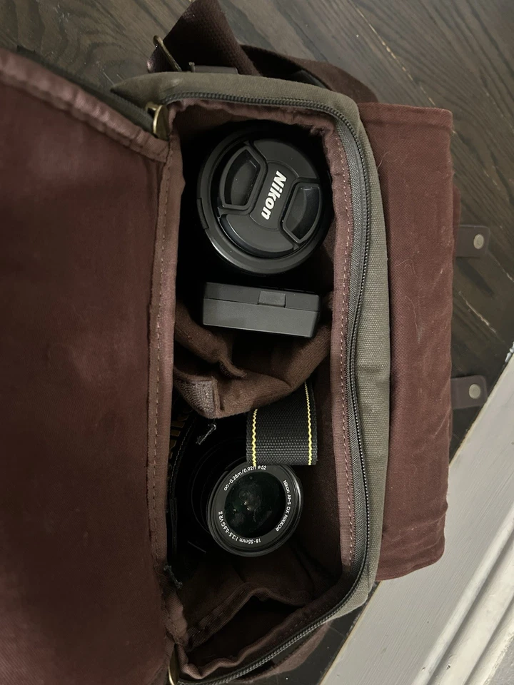 Nikon D5500 With Two Lenses Bag And Charger - Image 2 of 2
