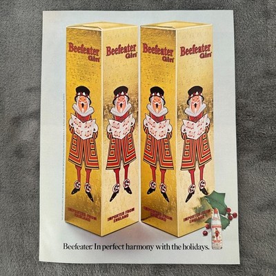 1977 Beefeater Gin Christmas Gift Box Caroler Holly Berries Vintage Print Ad
