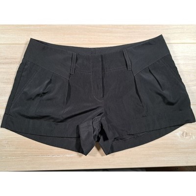 Express Womens Black Pleated Cuffed Dress Shorts Size 4 13493-0112