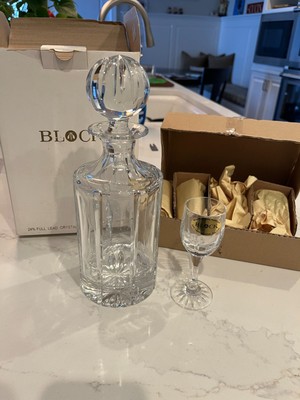 Block Crystal Decanter w/Stopper & 4 matching shot glasses, perfect condition