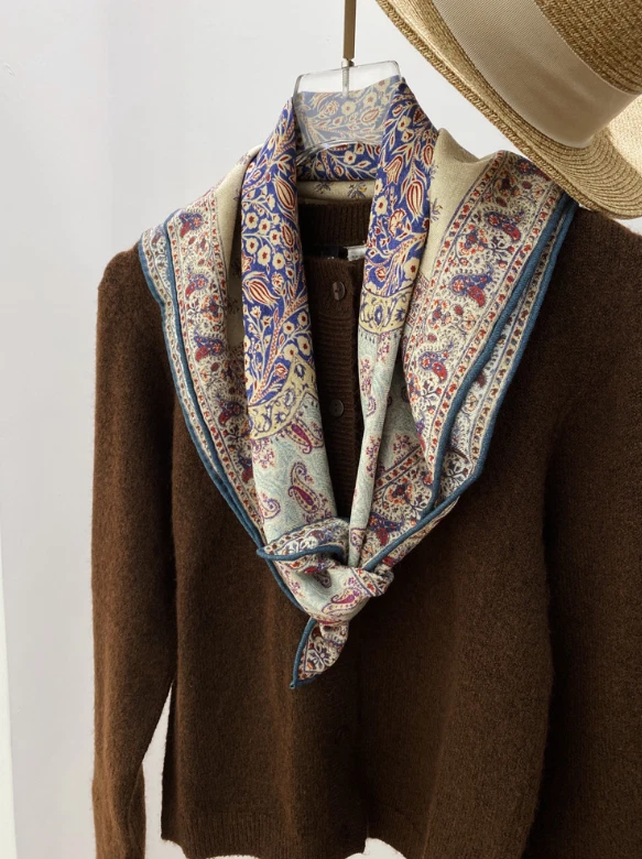 Bufanda envolvente 70 % cachemir 30 % seda estampado de flores chal estampado de doble cara 68x68 cm Foto 2 de 4