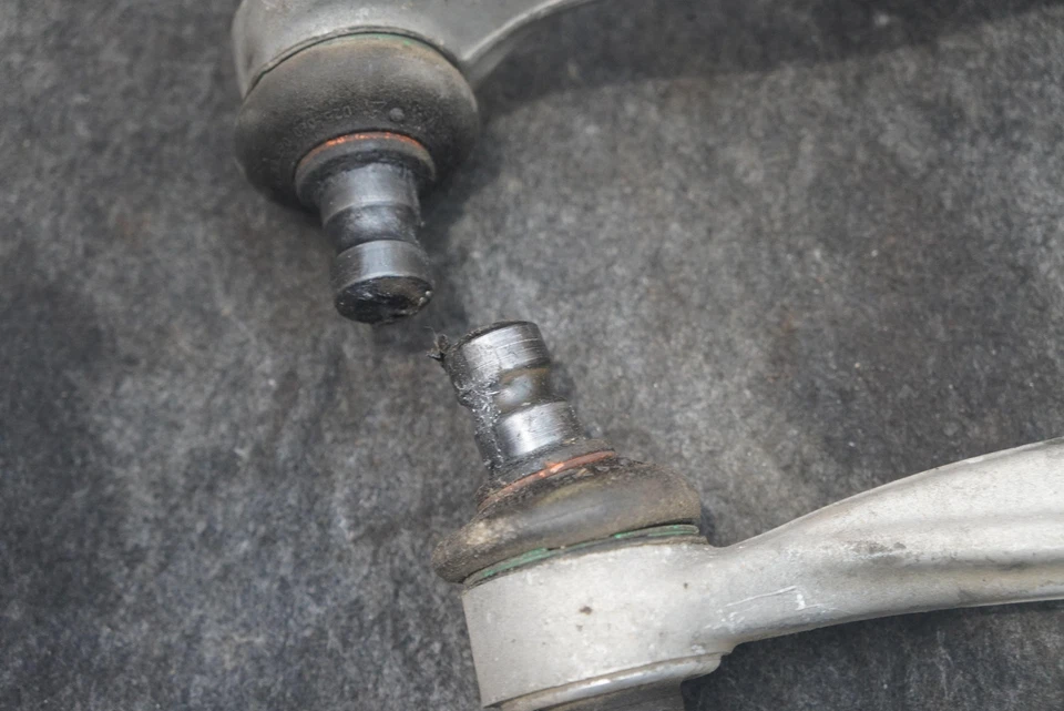 Set 2 Front Right Upper Control Arm 3W0407506 Bentley Continental GTC 2016 - Image 3 of 4