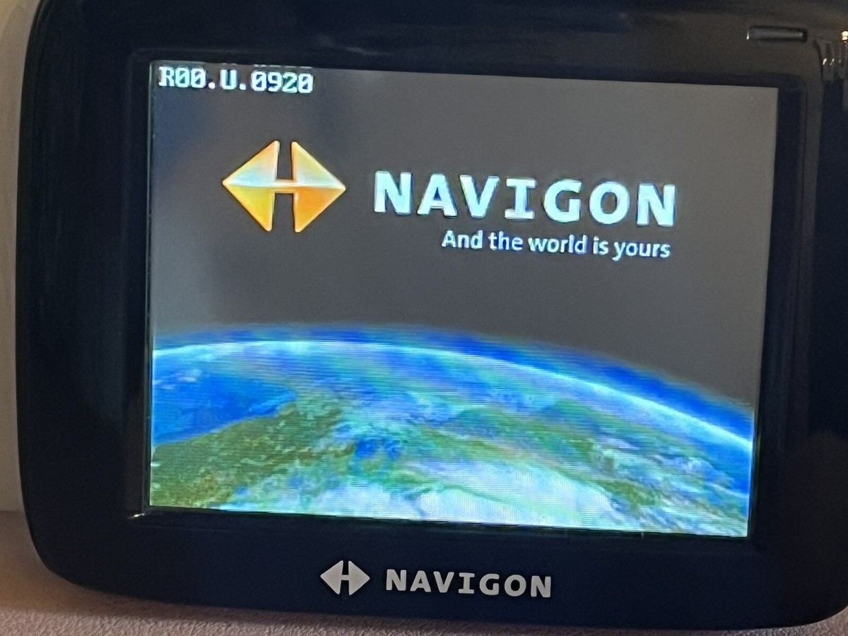 Navigon 2100 Canada 310 GPS Navigation GPS Works Perfectly