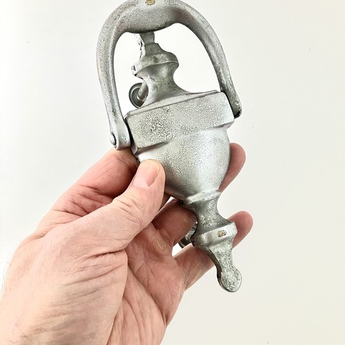 Vintage Reclaimed Ives Door Knocker Model 75235 Solid Brass Nice Patina SALVAGED - Picture 9 of 11