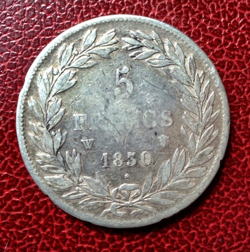 France -Louis Philippe-Très Rare 5 Francs 1830 W sans le "I" -tête nue Tr.Creux - Foto 2 di 2