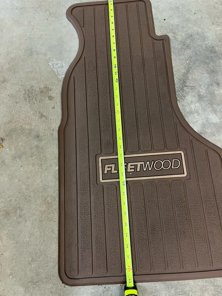 Alfombrilla de piso vintage Ford Econoline Van Camper Fleetwood lado del conductor marrón Foto 2 de 4