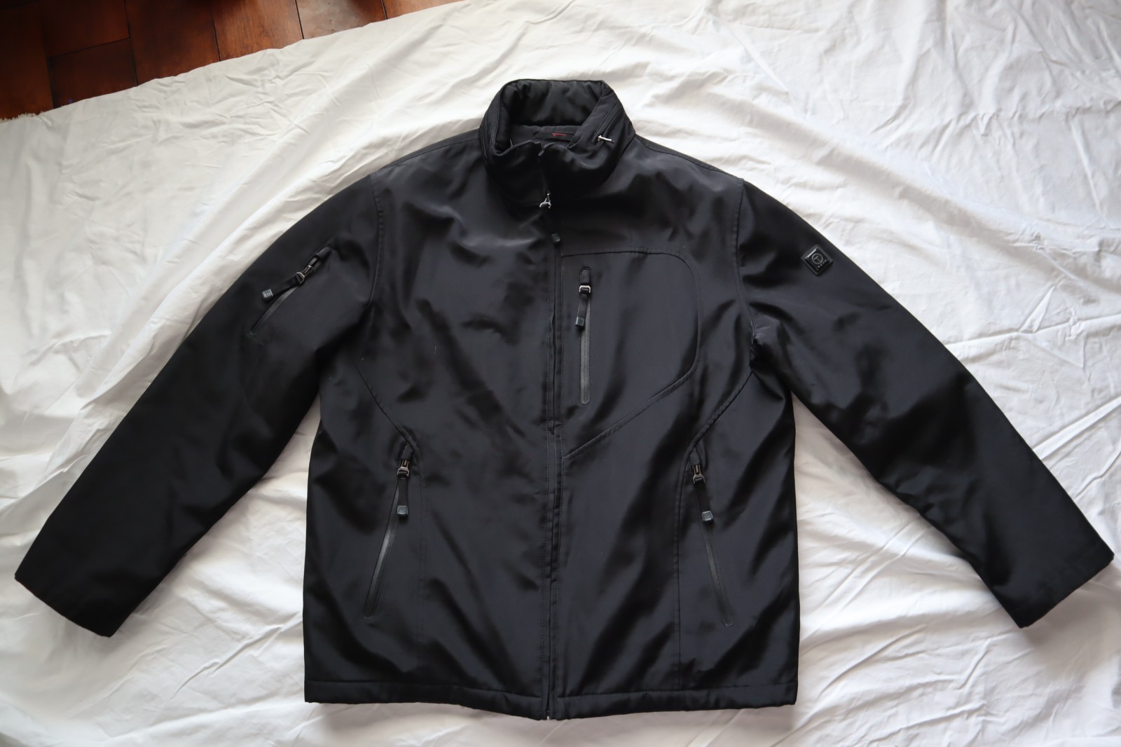 Black Soft Shell TUMI TECH Zip Front Insulated Ja… - image 1