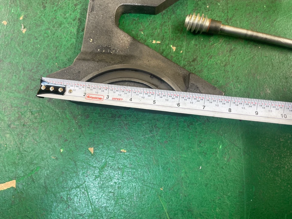 Sierra de mesa con soporte de muñón delantero de eje elevador inclinable General International Foto 3 de 4