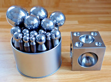 Kugelpunzensatz mit Würfelanke und 21 Kugelpunzen / Goldschmiedewerkzeug