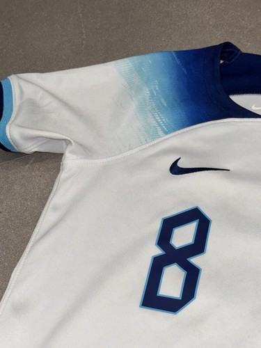 Official England Nike 2022/23 Kids Football Shirt Bellingham 8 Large Age 6-7 - Picture 4 of 11