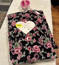 BETSEY JOHNSON Black Pink Floral Ultra Soft TWIN Blanket 60 X 90 New