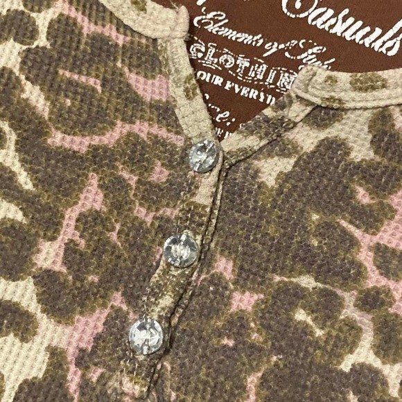 Onque Casuals leopard print pink wash thermal Henley gems y2k size L/19 image 3