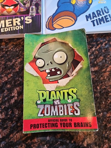 Lot 3 Kids Gaming Books, Super Mario, World Records, Plants Vs Zombies - Imagen 2 de 14