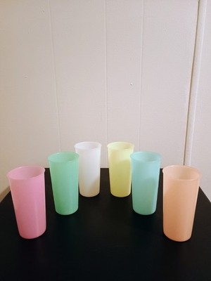 TUPPERWARE 10 OZ TUMBLER GLASSES CUPS LOT OF 6 COLORFUL GOOD CONDITION