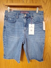 Gloria Vanderbilt Women's Amanda Bermuda Denim Jean Shorts Stretch Size 6P NWT 