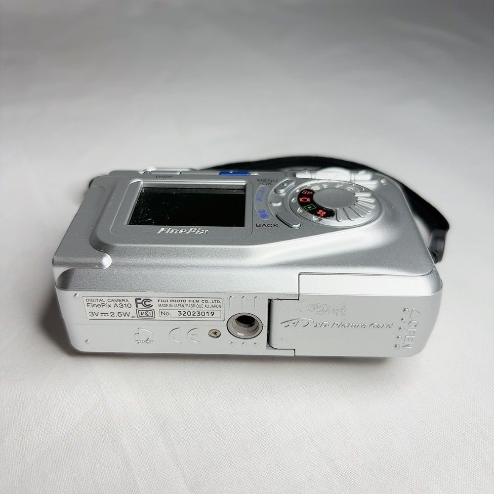 Fujifilm FinePix A310 Compact Digital Camera 3MP CCD Lightweight