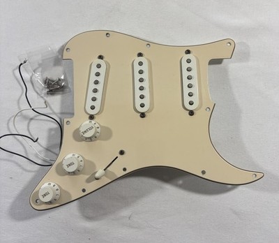 2004 Fender Stratocaster MIM Loaded 3-Ply Pickguard SSS Cream w/ HW