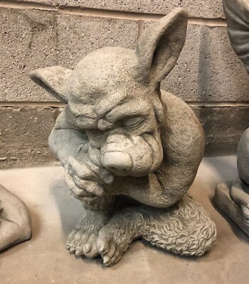 Gold Gargoyle Dog with red eyes ガーゴイルドッグ Gold Gargoyle Dog with red eyes ガーゴイルドッグ