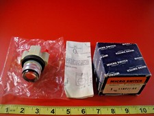 Honeywell Microswitch 11NF21-RG Pushbutton Switch 11NF21RG 7418 30 psig Nos New