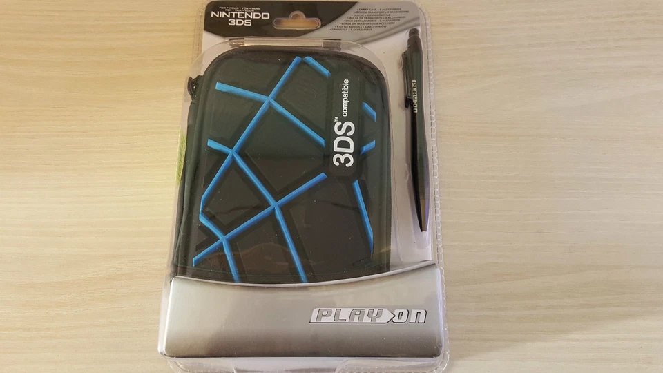 Housse Silicone + 1 Stylet + 1 Stylos + 2 Protège Ecran Noir/Bleu NINTENDO 3DS - Photo 1/1