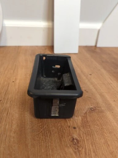 Alfa Romeo Spider S3 Center Console Ashtray 1986 to 1994 Foto 4 de 4