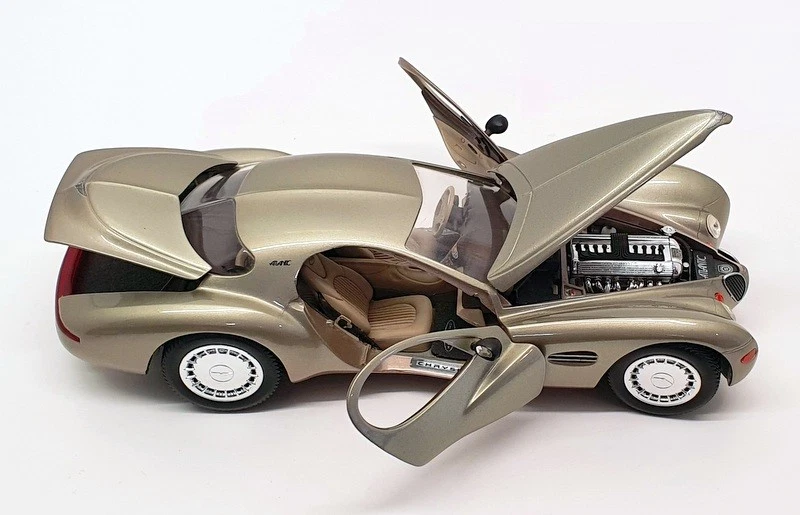 Guiloy 1/18 Scale Diecast 68570 - Chrysler Atlantic - Gold - Image 4 of 4