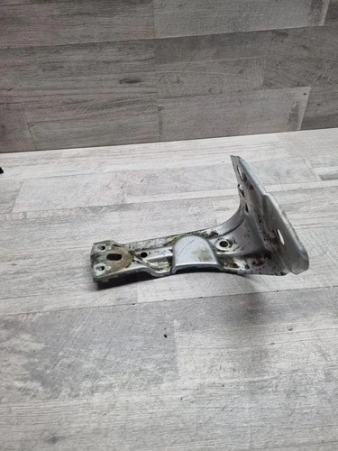 VW PASSAT Variant B7 365 Kotflügelhalter vorne rechts 3AA821142 34970944