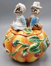 Fitz & Floyd Harvest Time Pilgrim Chipmunk Couple On Lidded Pumpkin Trinket Bowl